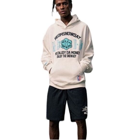 Men's Medm Snowday Off White
Hoodie (Size Medium) - Picture 5 of 9